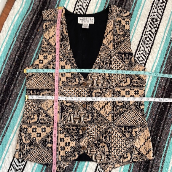 Vest - Picture 5 of 7